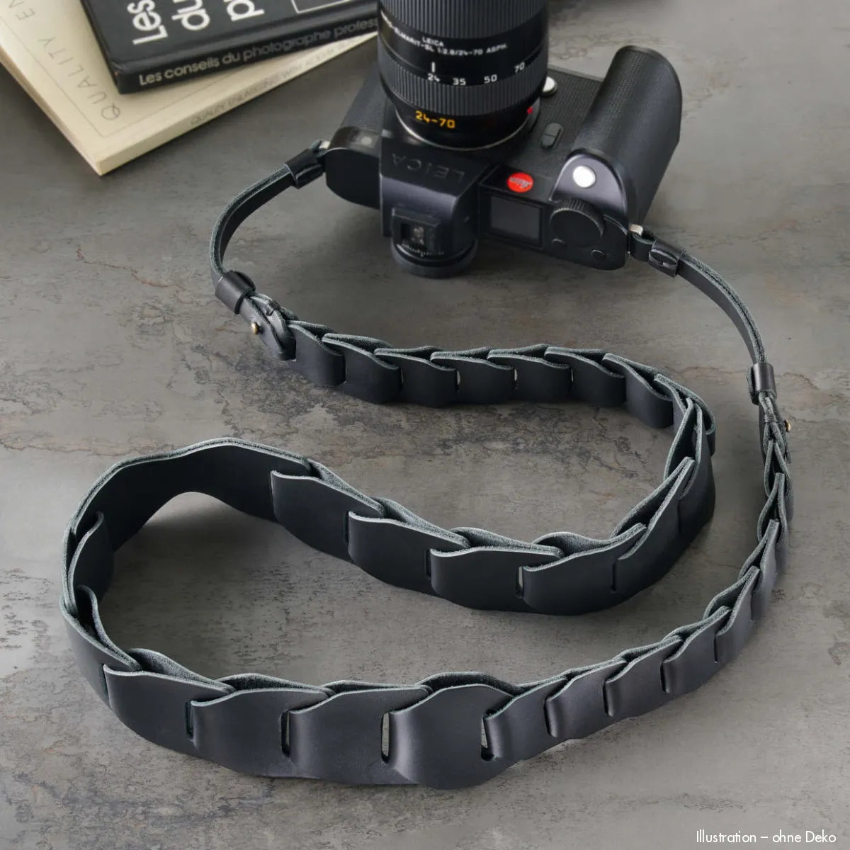 Schwarzer Breiter Leder-Kameragurt mit Verstellgurt für Leica SL von Rock N Roll