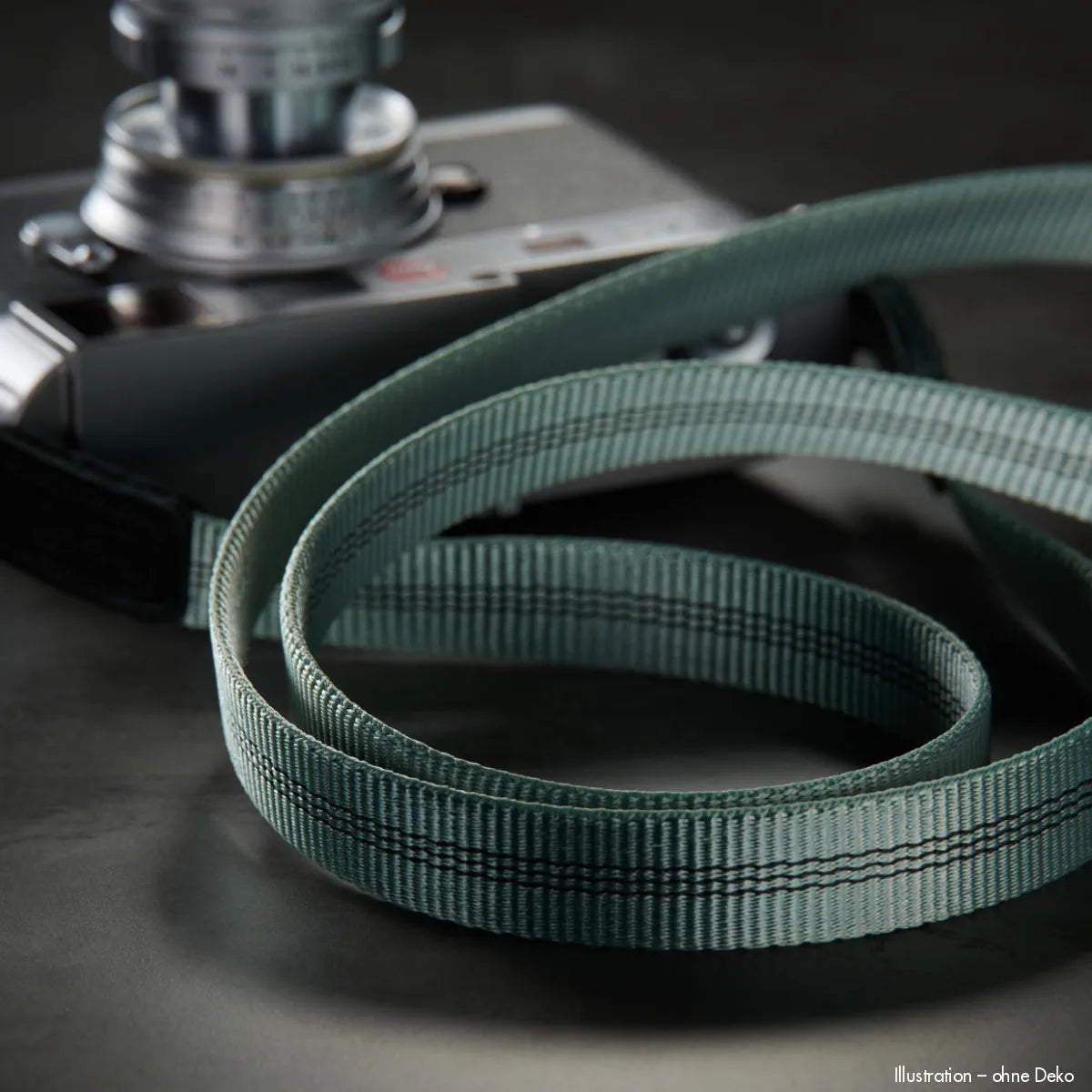 Hochwertiger dunkelgrüner Nylon-Kameragurt mit schwarzer Naht für Fujifilm X100F