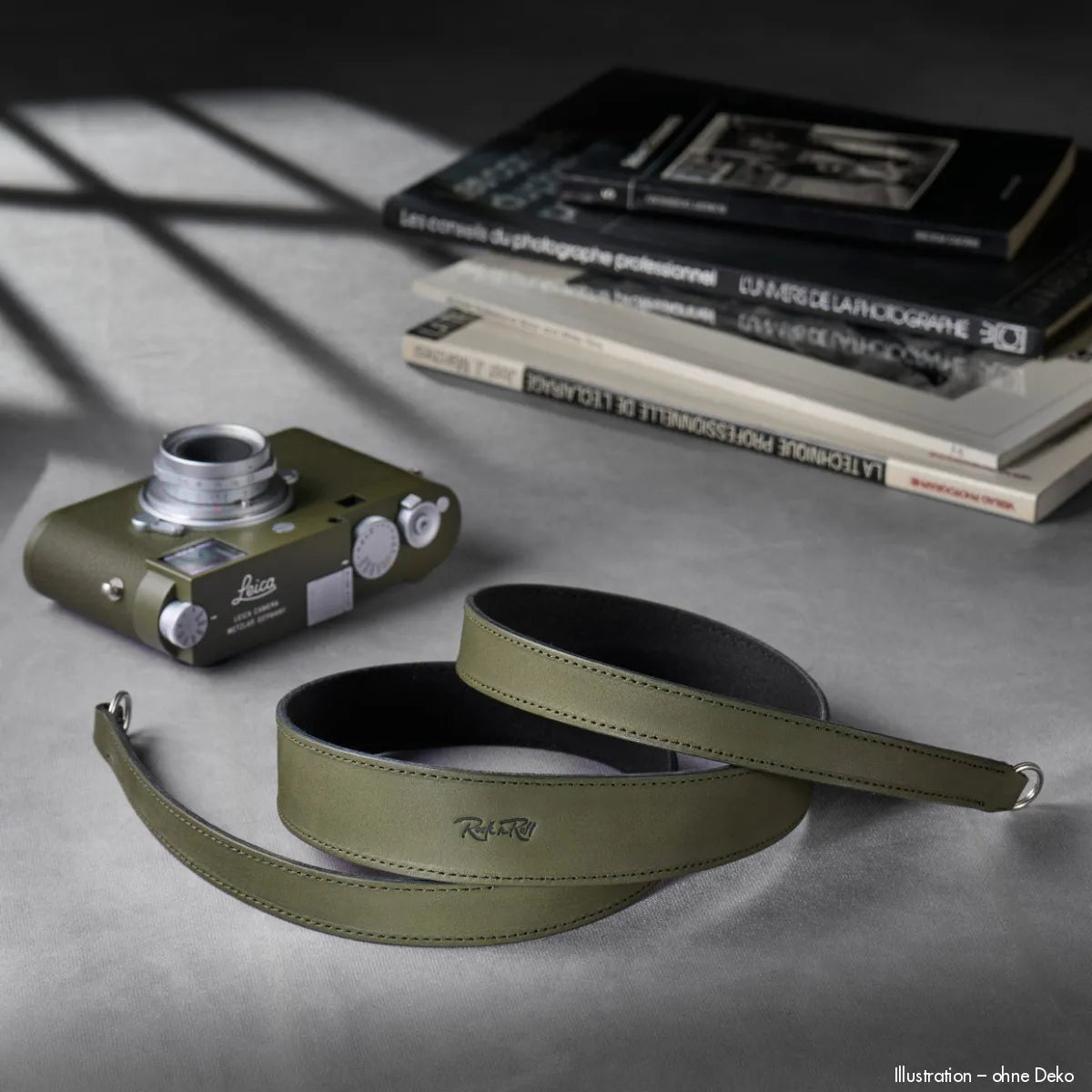 Olivgrüner Nubuk-Leder-Kamerastrap für Leica D-Lux 7 in Safari Grün