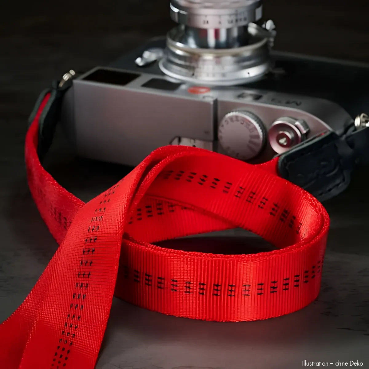 Roter Breiter Polyamid-Kameragurt mit schwarzen Lederenden, Rock N Roll, 100cm