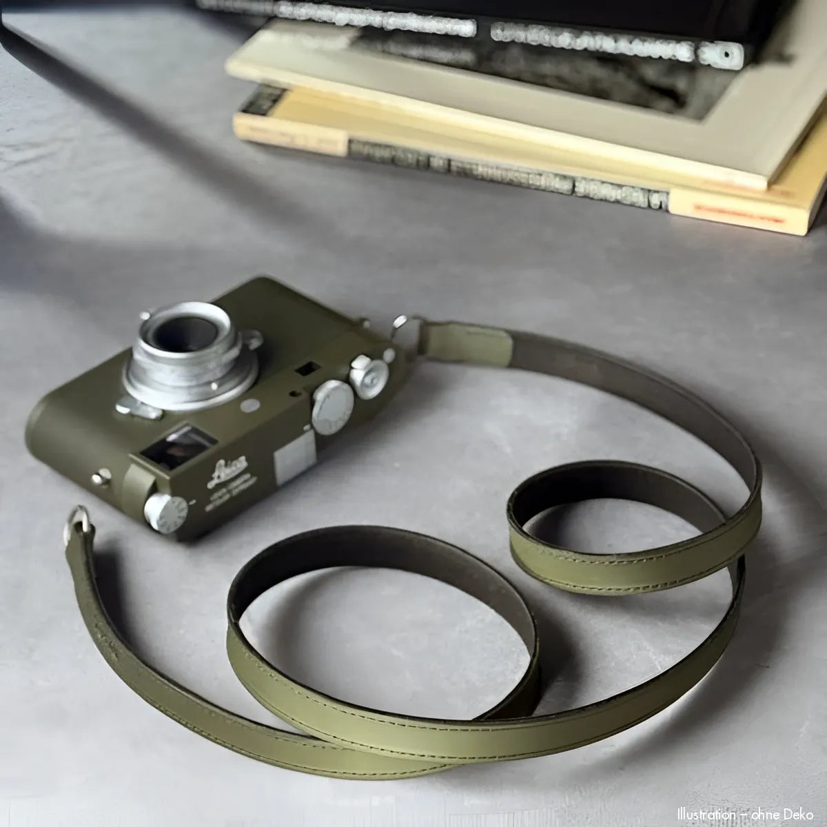 Exklusiver Kameragurt aus Safari Grünem Nubuckleder von Rock N Roll für Leica M, 125 cm