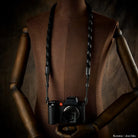 Exklusiver schwarzer Leder-Kameragurt mit geflochtener Nappa-Design für Leica M-Serie