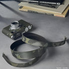 Kamera Schultergurt in Tactical Safari Grün, Leder, für Leica M3