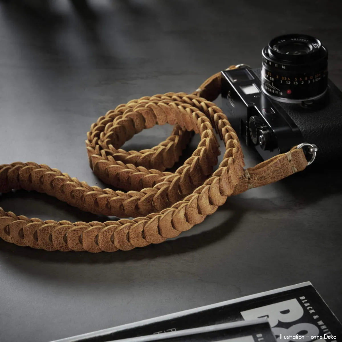 Rock n Roll Camera Straps And Bags Kameragurte | Kameragurt aus Englischem Leder in Distressed Hellbraun von | Vintage Design | 100cm