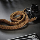 Rock n Roll Camera Straps And Bags Kameragurte | Kameragurt aus Englischem Leder in Distressed Hellbraun von | Vintage Design | 100cm