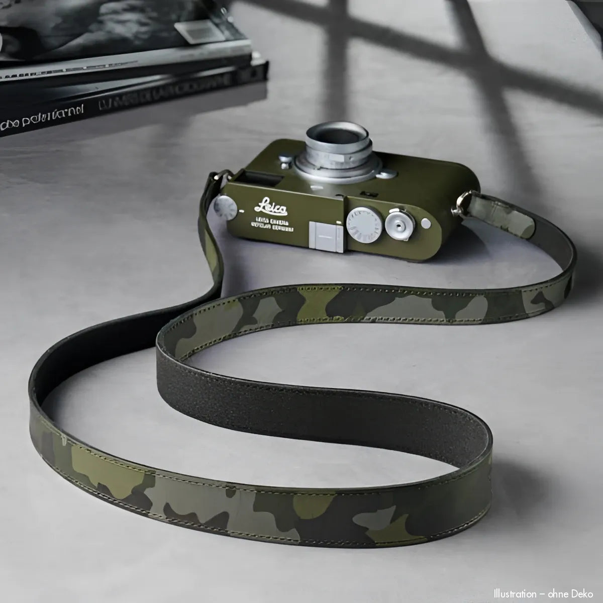 Tarnmuster-Leica-Kamera mit Rock N Roll Tactical Safari Grün-Lederriemen