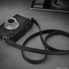 Rock n Roll Camera Straps And Bags Kamerazubehör Speziell für Leica | Kameragurt von | Schwarzes Leder | Z.b.für M11 | 100cm