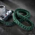 Rock n Roll Camera Straps And Bags Kameragurte | Vintage Kamera Tragegurt aus Leder in Antik Grün von | für Z.b. Fuji X100vi