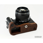 Kameragriffe | Dunkelbraun | J.B. Camera Designs USA | Handgriff für Olympus OM-D E-M5 Mark II von JB Camera Designs aus Holz in Braun