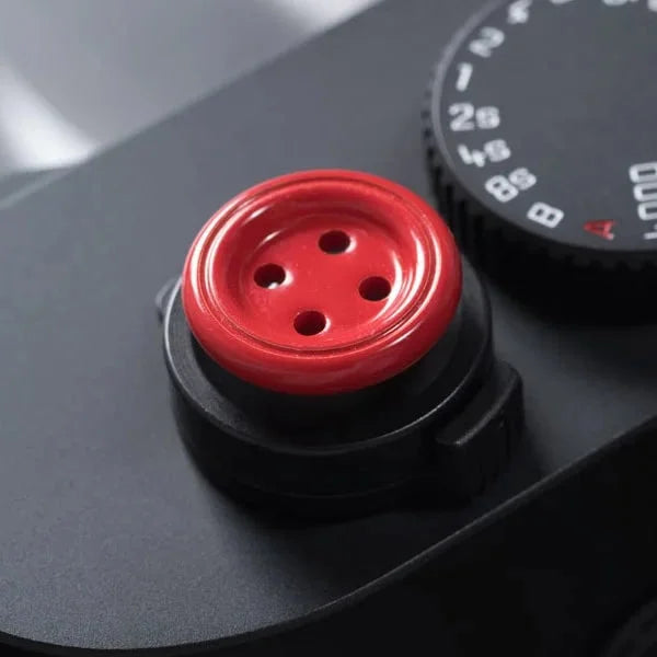 Auslöseknöpfe | Messing, Rot | Rock n Roll Camera Straps And Bags | Soft Release Button In Rot | Messing | Knopf Design | Rock n Roll Camera